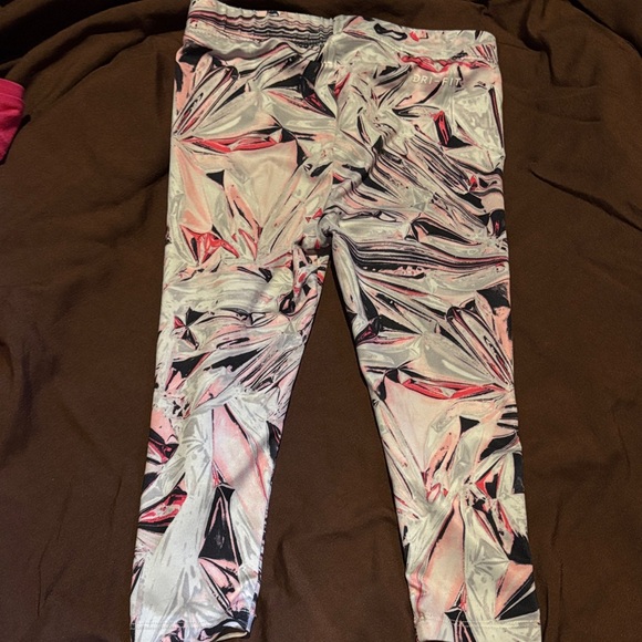 Nike pink Long Sleeve Shirt with Patterned Leggings - Picture 5 of 6